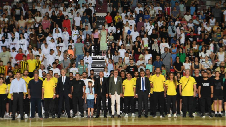 Antalya yaz spor okulları açıldı