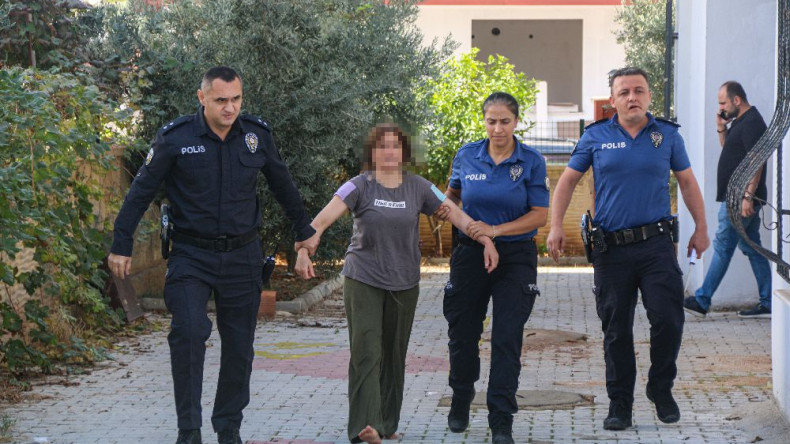 Tahliye Memurlarına Direnen Kadın ve Kızı Polis Müdahalesiyle İkna Edildi