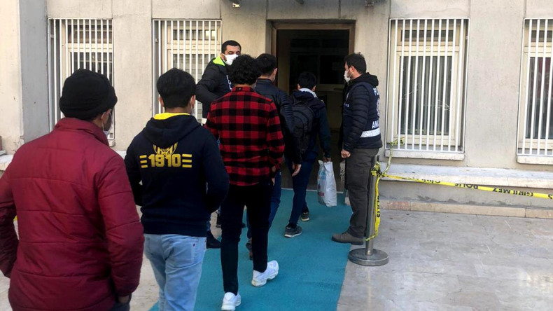 Antalya’da 6 düzensiz göçmen yakalandı