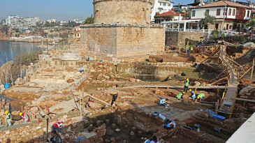 Hıdırlık Kulesi çevresine seyir terası projesi başladı