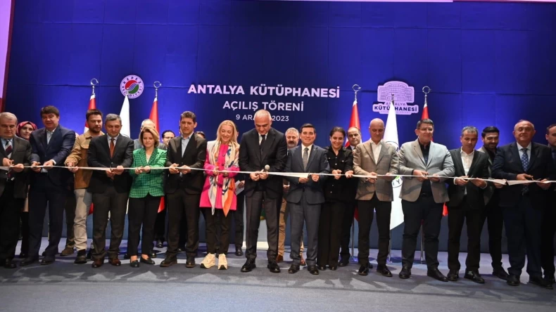 Antalya Kütüphanesi Hizmete Açıldı