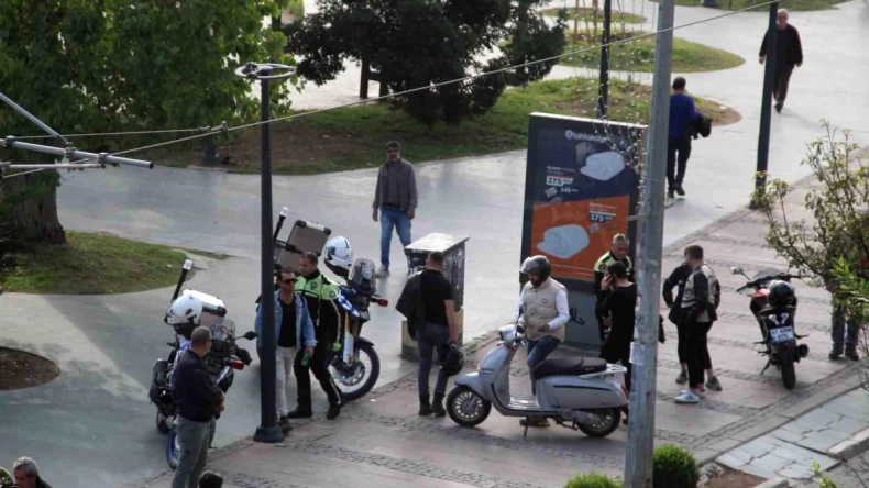 Kaldırım ve tramvay yolunu kullanan motosiklet sürücülerine ceza