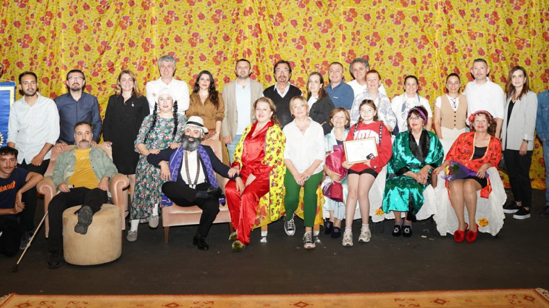 Antalya Rotary Kulübü “Düdüklüde Kıymalı Bamya” Tiyatro Oyunu