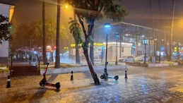 Antalya’da sağanak ve fırtına etkili oldu