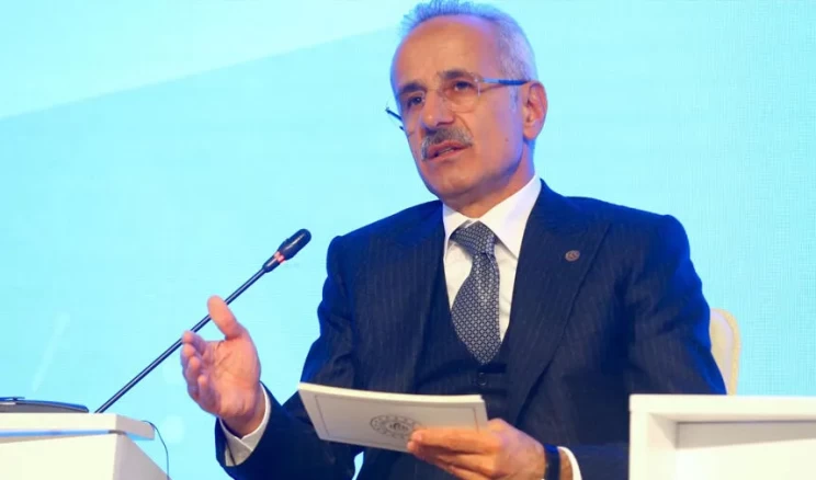 Bakan Uraloğlu Antalya Havalimanı’nın yeni rekorunu duyurdu