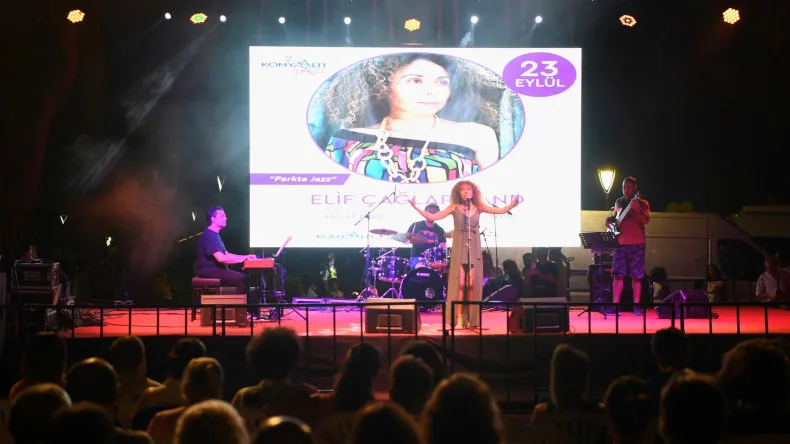 Konyaaltı hafta sonunu müzikle geçirdi