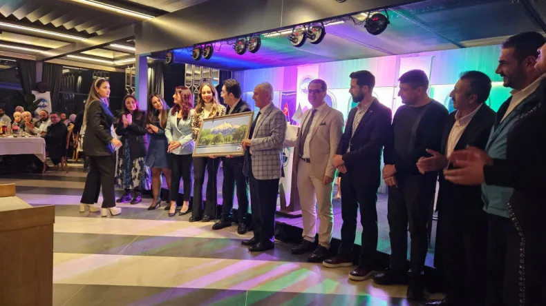 Antalya’nın güçlü sivil toplum örgütleri arasında yer alan Kayserililer Derneği üyeleri iftarda bir araya geldi.