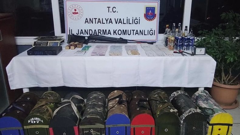 Antalya’da horoz dövüştürenlere ceza yağdı